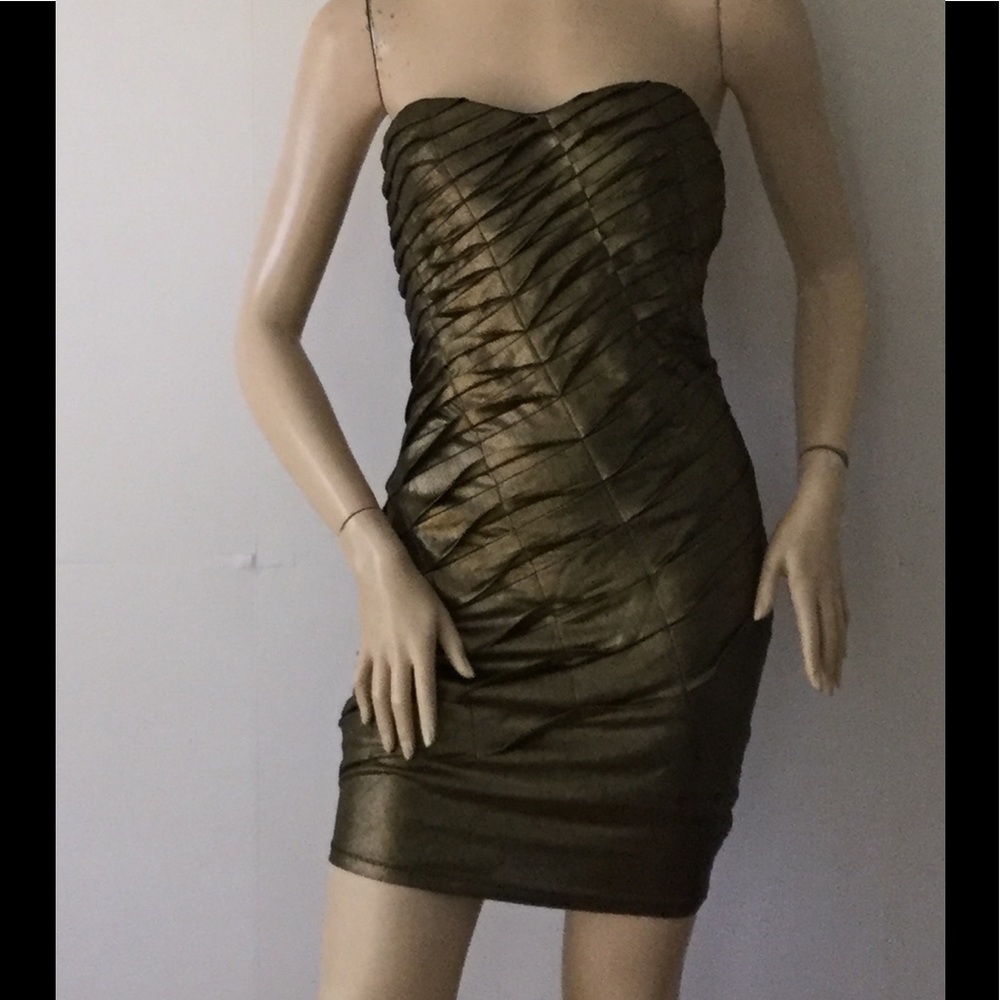 Nikibiki Pleated Gold Black Sweetheart Neck Dress